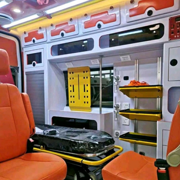 梁山长途救护车护送病人租赁价格
